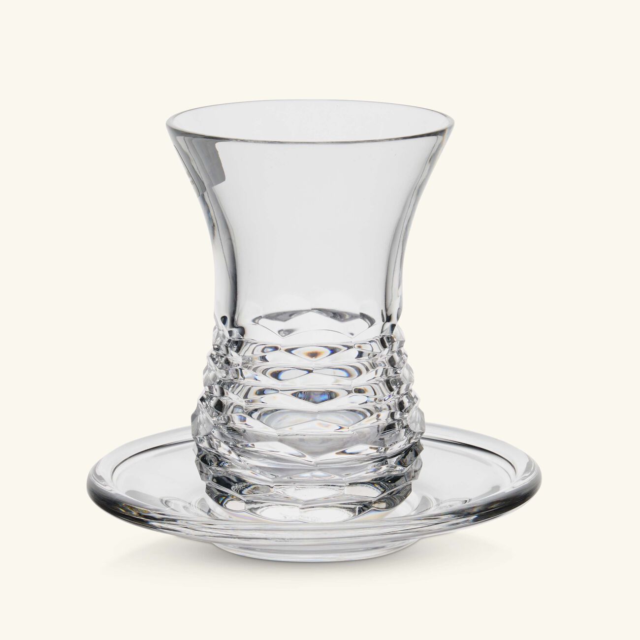 ماريو تشيوني فنجان الشاي سينسوريال أرمودو مع صحنه شفاف