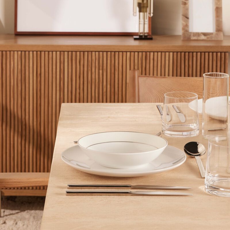 طبق الحساء ديون دائري باللون الفضي 19 سم برناردو طبق الحساء ديون دائري باللون الفضي 19 سم