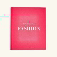كتاب مجموعة الأزياء الأيقونية 42×35.5 سم آسولين كتاب مجموعة الأزياء الأيقونية 42 35 5 سم