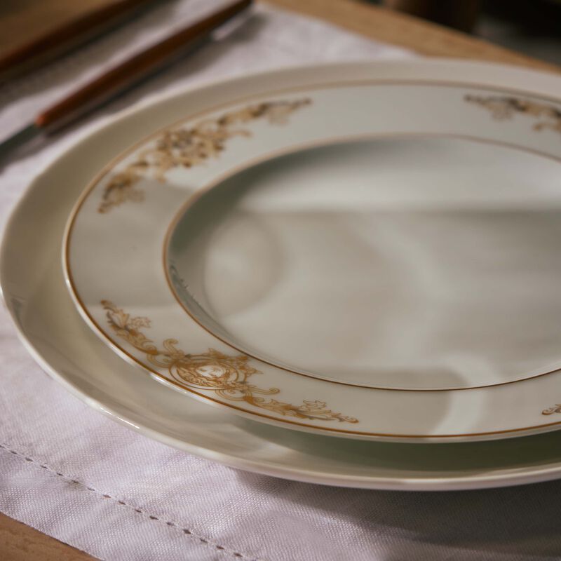 Medusa Gala Dessert Plate Round White 22cm versace medusa gala dessert plate round white 22cm