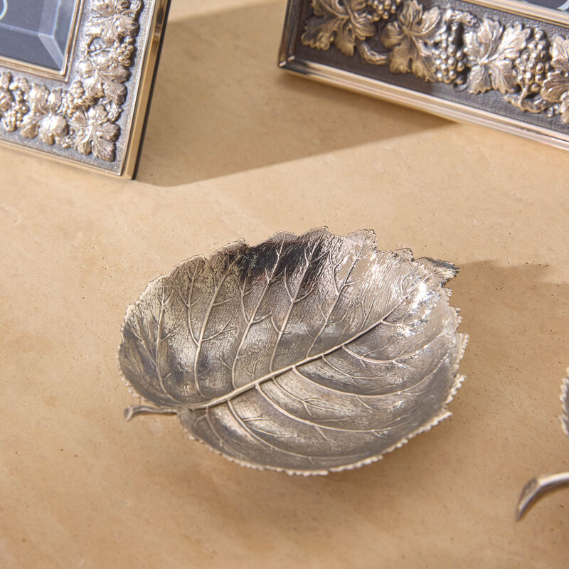 Hazelnut Leaf Bowl Small Silver buccellati hazelnut leaf bowl small silver
