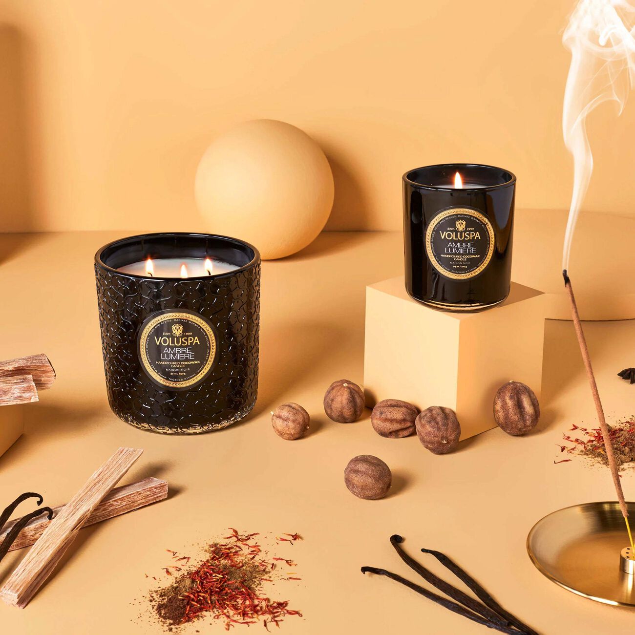 voluspa ambre lumiere candle