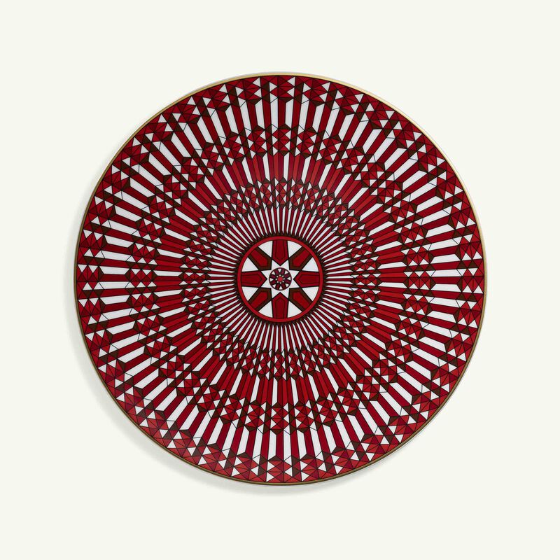 Arcadia Show Plate Round Red 31cm baccarat arcadia show plate round red 31cm