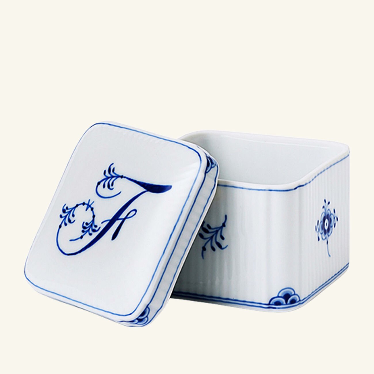 Alphabet Collection F Bonbonniere Box White royal copenhagen alphabet collection f bonbonniere box white