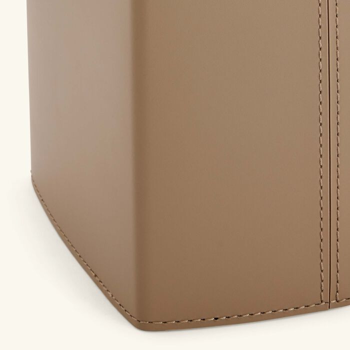 giobagnara narciso square tissue box brown