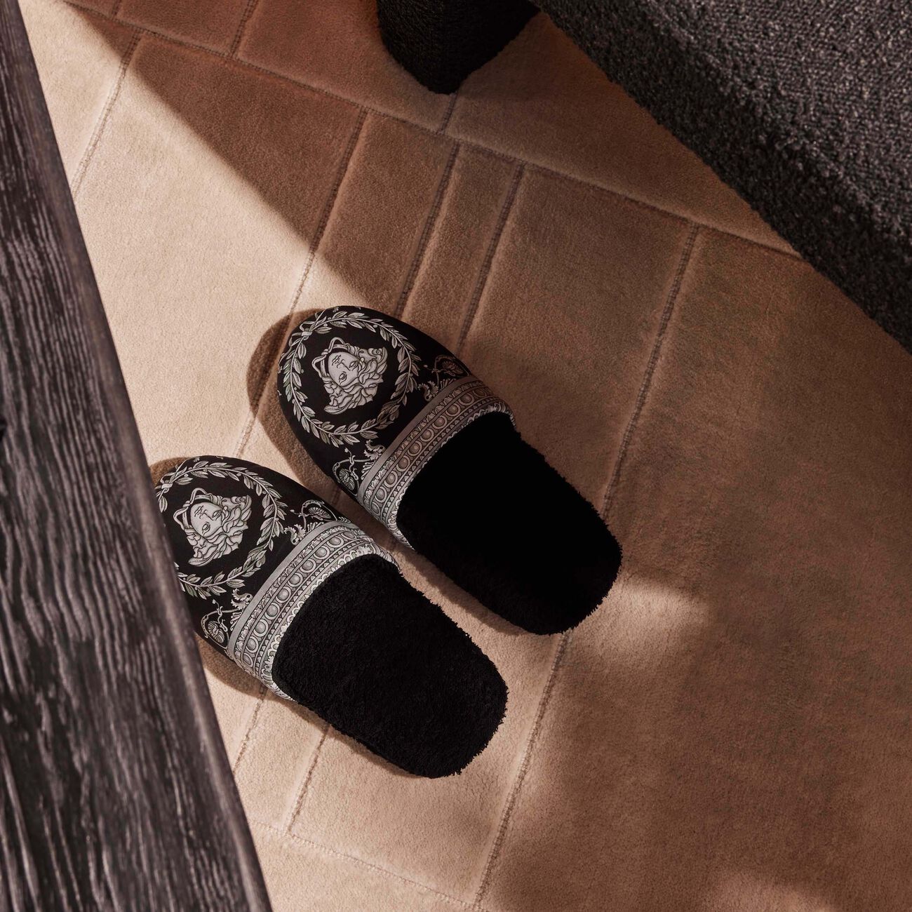 versace i love baroque slippers black
