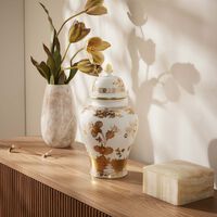 جينوري 1735 مزهرية أوريينتي إيتاليانو بوتكييه كبيرة مزودة بغطاء ومزينة بنقوش ذهبية