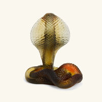 منحوتة على شكل كوبرا صغيرة بنية دوم منحوتة على شكل كوبرا صغيرة بنية