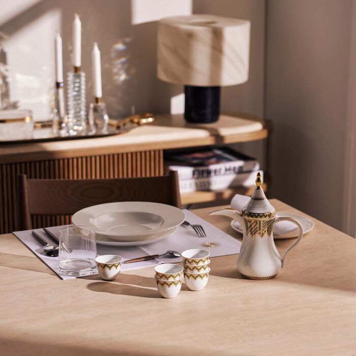 برناردو طقم أوغوستا من فنجانين للقهوة العربية مع صحنيهما