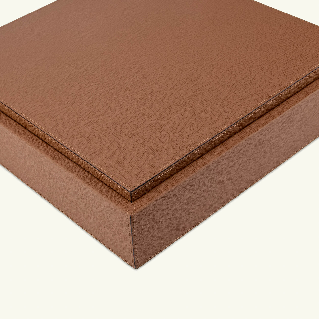 جيوبانيارا صندوق الألعاب الثلاثي   الشطرنج، الداما، والدومينو