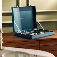 طقم بيرل مؤلف من 48 من الفضيات مع صندوقه الخاص باللون الفضي كريستوفل طقم بيرل مؤلف من 48 من الفضيات مع صندوقه الخاص باللون الفضي