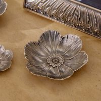 بوتشيلاتي وعاء على شكل زهرة النرجس فضي بحجم صغير