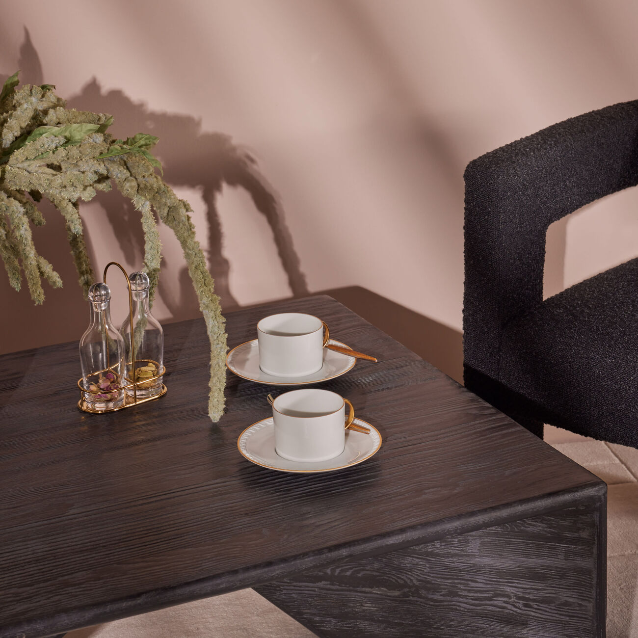 لوبجيه طقم نبتون مؤلف من فنجانين للشاي مع صحنيهما أبيض