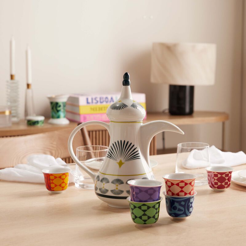 طقم بهجة المؤلف من دلة مع 8 فناجين للقهوة العربية صلصال طقم بهجة المؤلف من دلة مع 8 فناجين للقهوة العربية