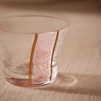 طقم نغم المؤلف من 6 فناجين للقهوة العربية باللون الوردي دملاج طقم نغم المؤلف من 6 فناجين للقهوة العربية باللون الوردي