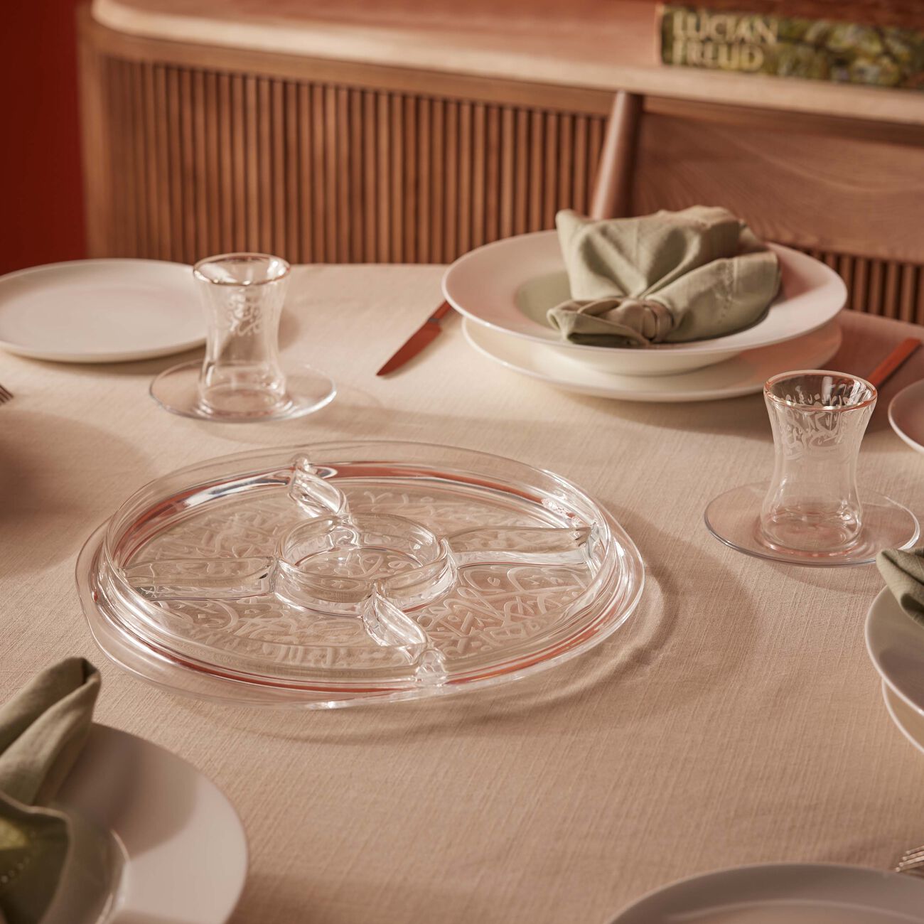 دملاج طبق التقديم  ثلث  البيضاوي الشفاف 36 سم