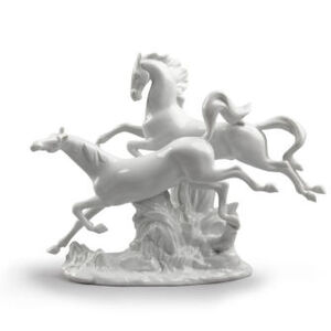 Horses Galloping Figurine, medium