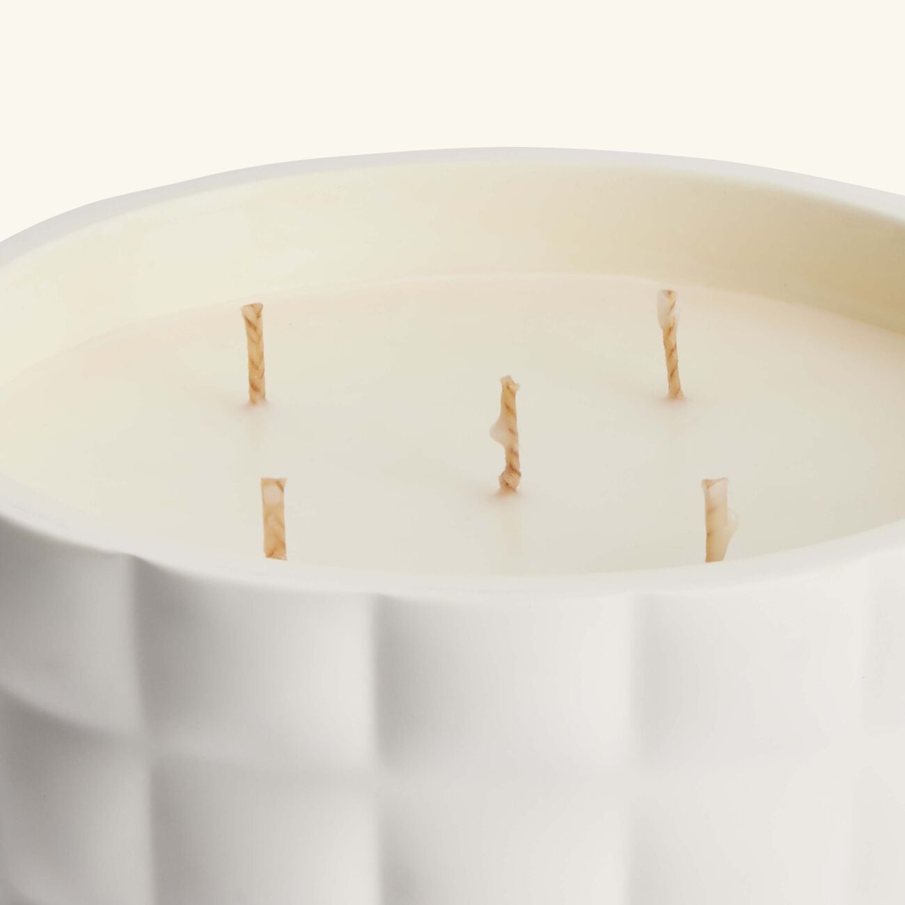 إديون الشمعة العطرية تشيلو سويت نمبر 27 كوتن هارموني بيانكا   2 5 كغ