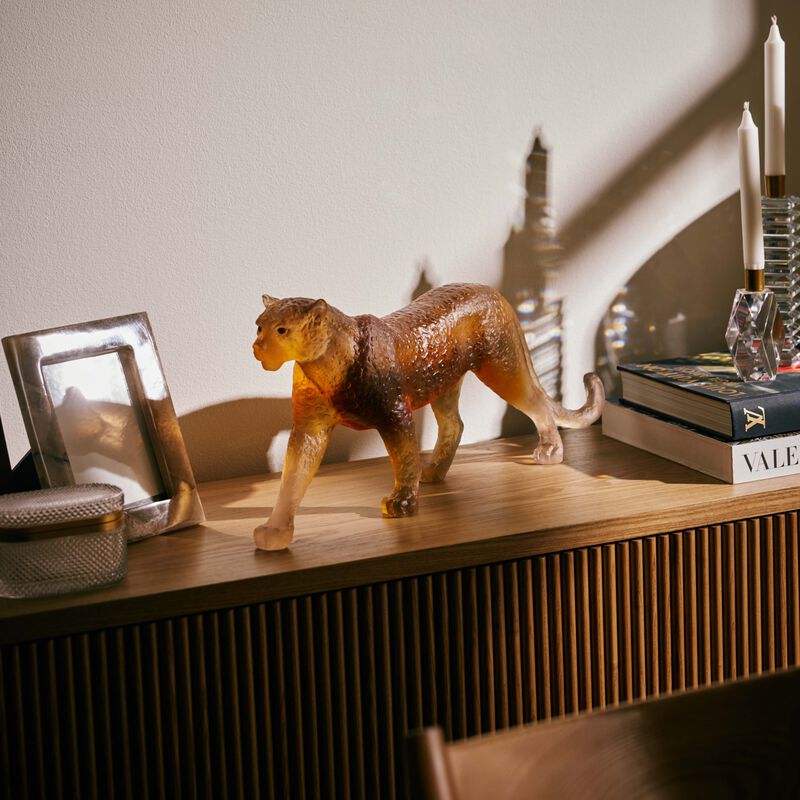 دوم منحوتة جيبور بانتير باللون البني