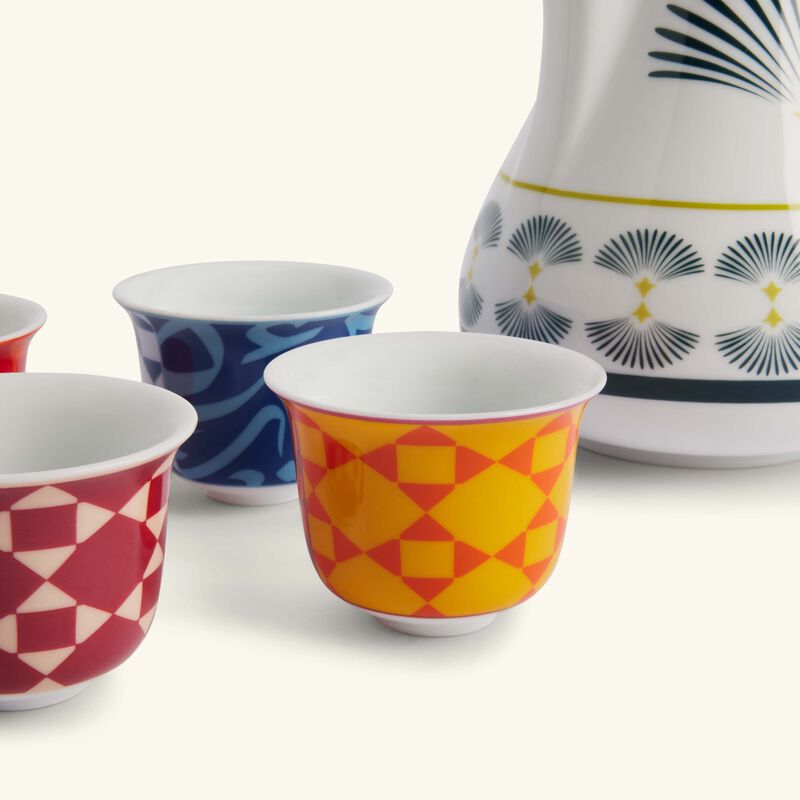 طقم بهجة المؤلف من دلة مع 8 فناجين للقهوة العربية صلصال طقم بهجة المؤلف من دلة مع 8 فناجين للقهوة العربية