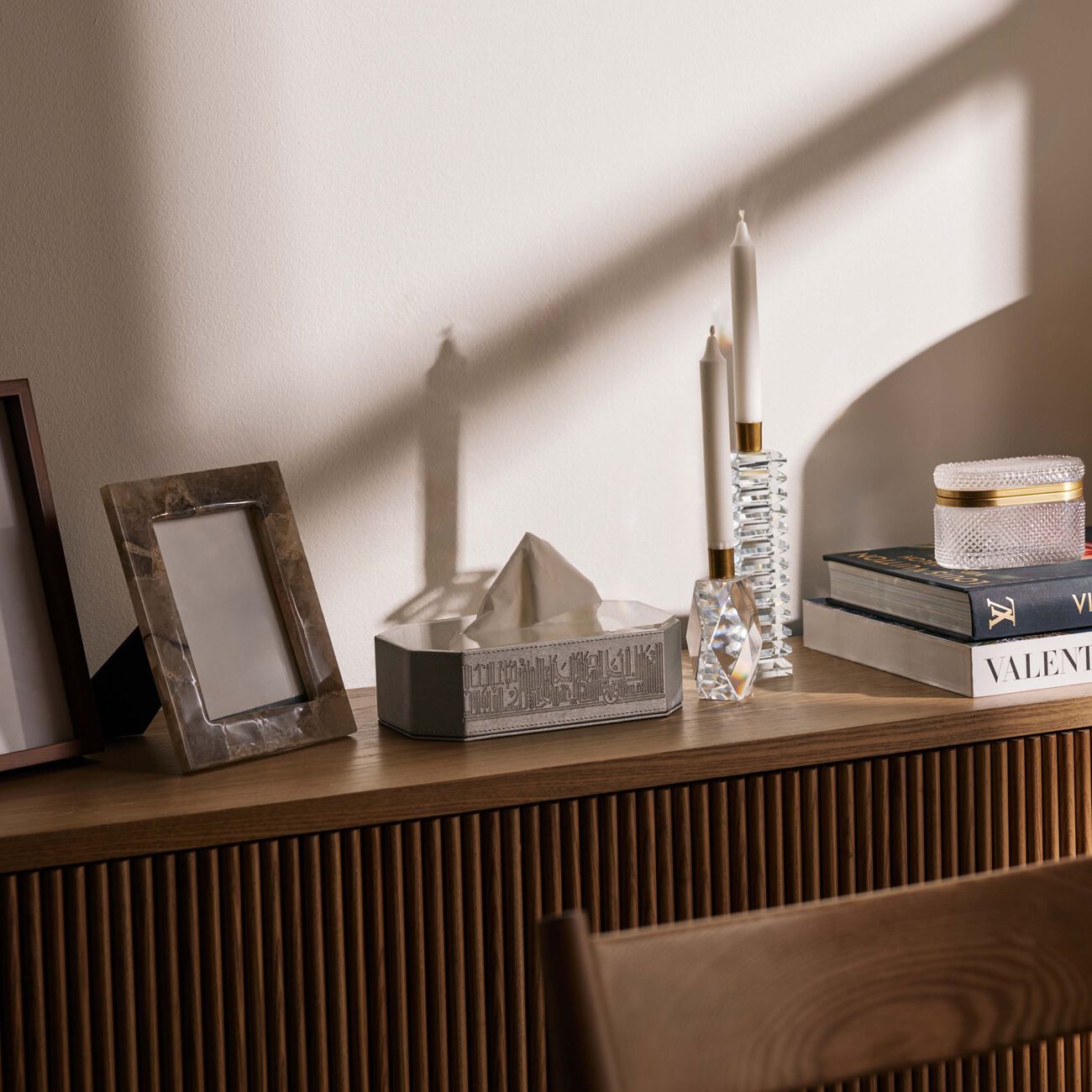 دملاج علبة المناديل حياة باللون الفضّي