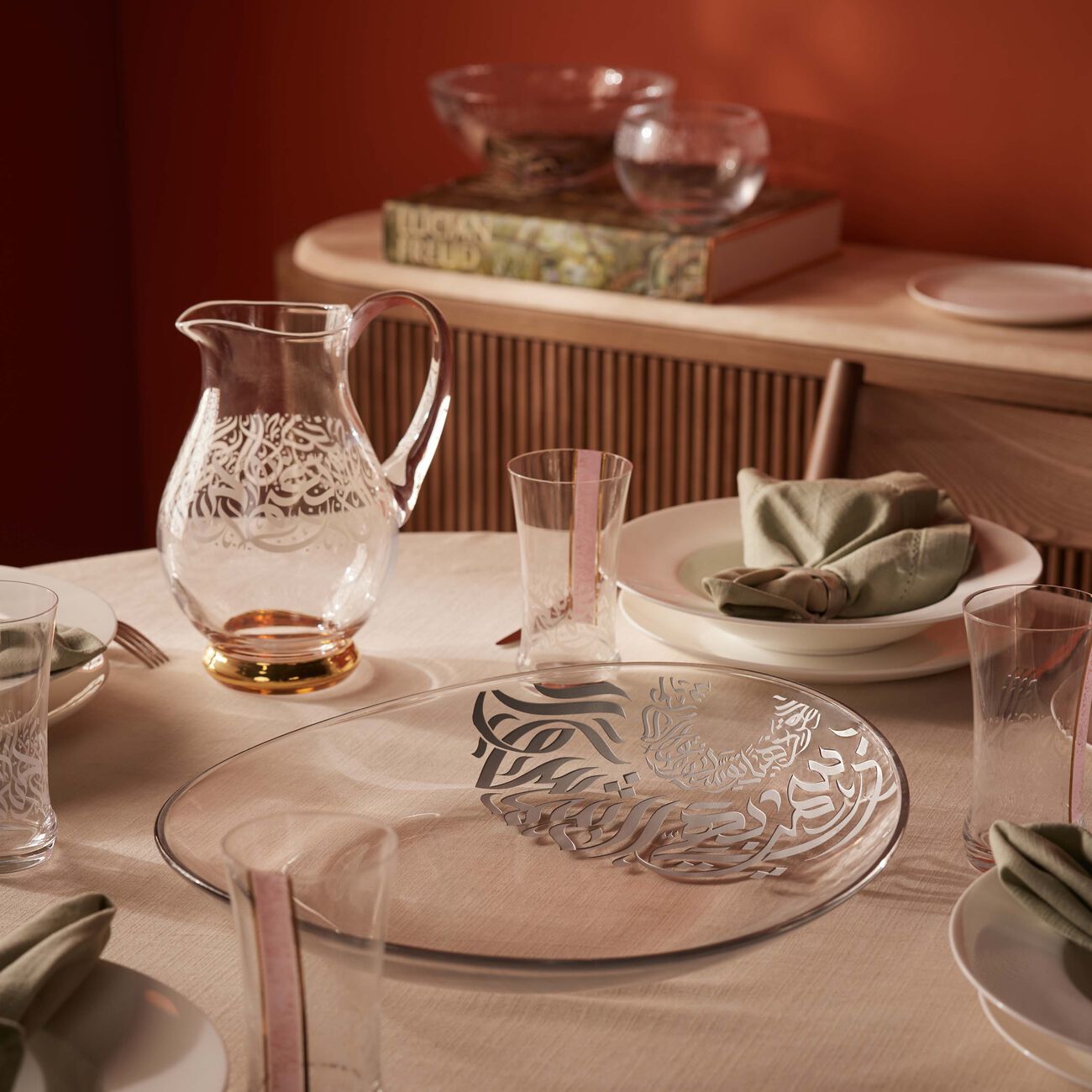 dimlaj qamar serving plate round clear 40cm