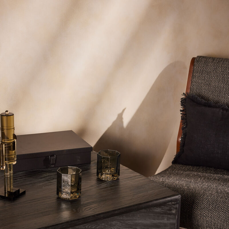 فيرساتشي طقم ميدوزا لوميير هيز مؤلف من كأسين للشرب باللون الأسود