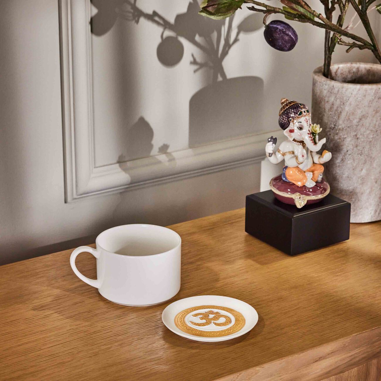 lladro om decorative plate white