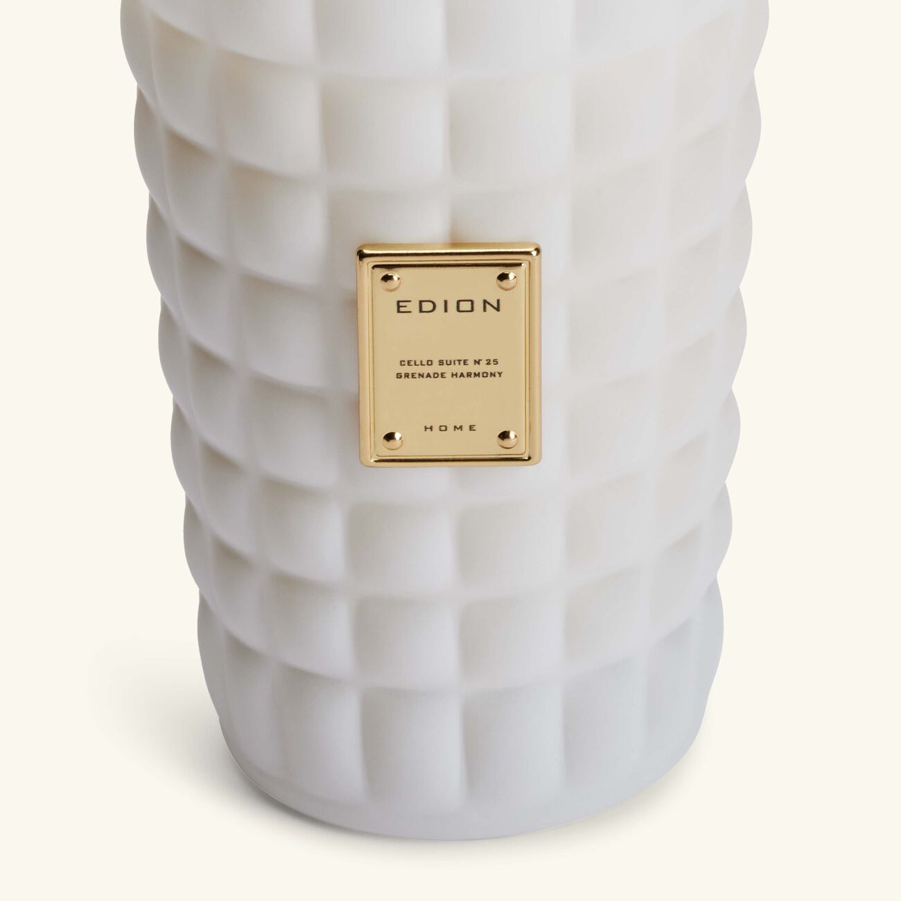 إديون الشمعة العطرية تشيلو سويت نمبر 25 جرينيد هارموني بيانكا   500 غ