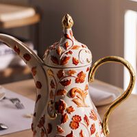 فيلاري دلة تاورمينا باللون الأحمر