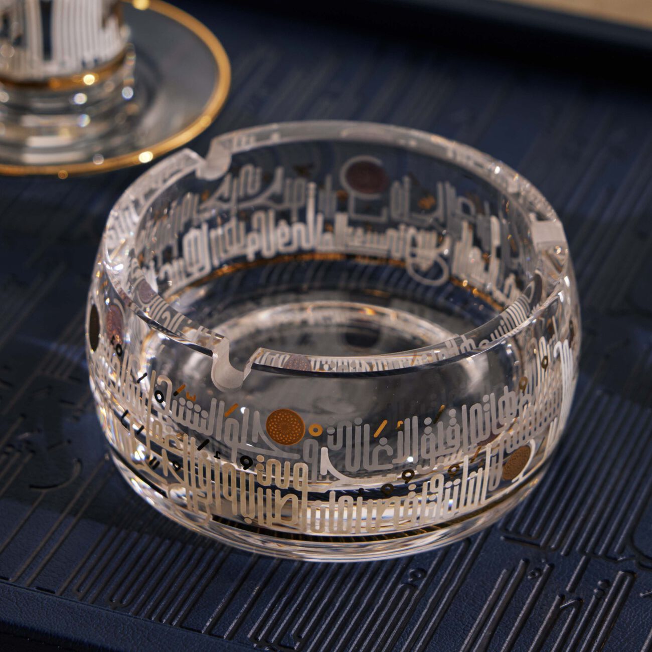 دملاج منفضة حياة شفافة بتصميم مستدير