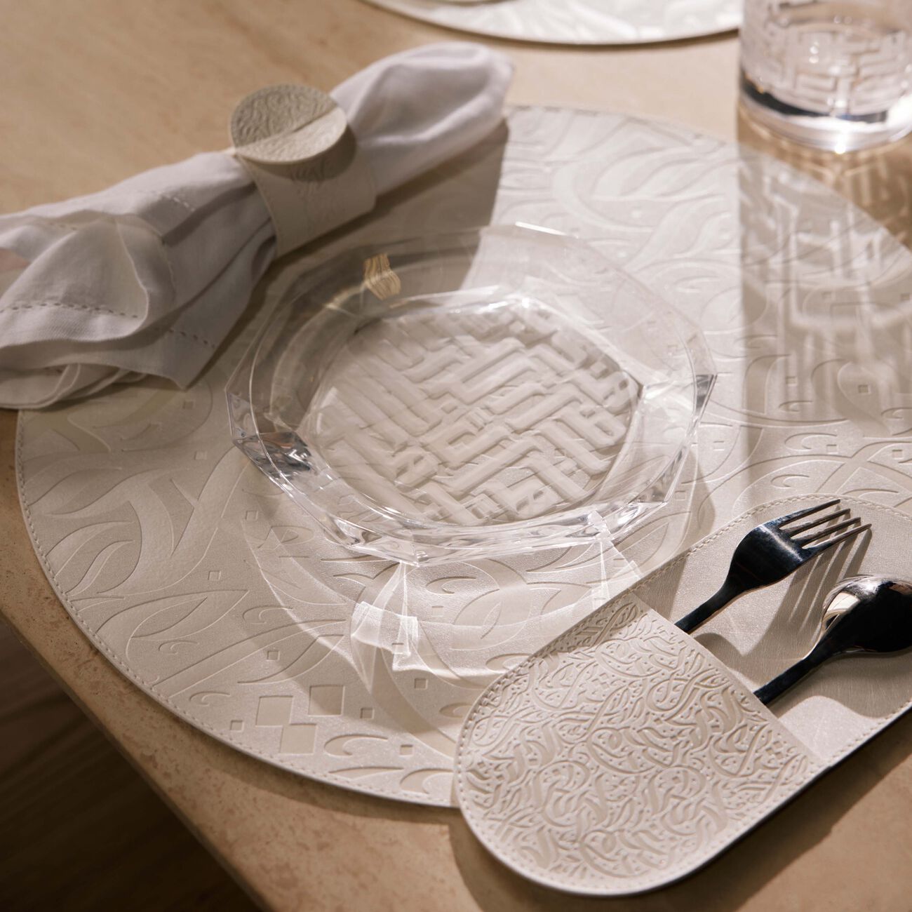 دملاج طقم دار المؤلف من 4 أطباق شفافة للخبز 18 سم