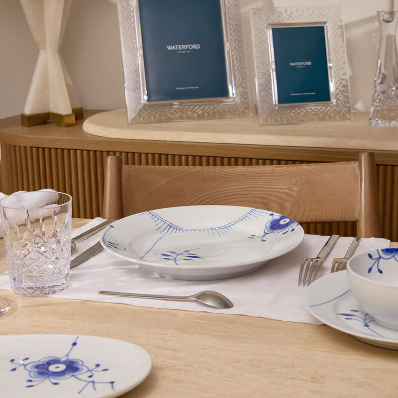 طقم أطباق العشاء بلو ميغا دائري أبيض 27 سم من طبقين رويال كوبنهاغن طقم أطباق العشاء بلو ميغا دائري أبيض 27 سم من طبقين