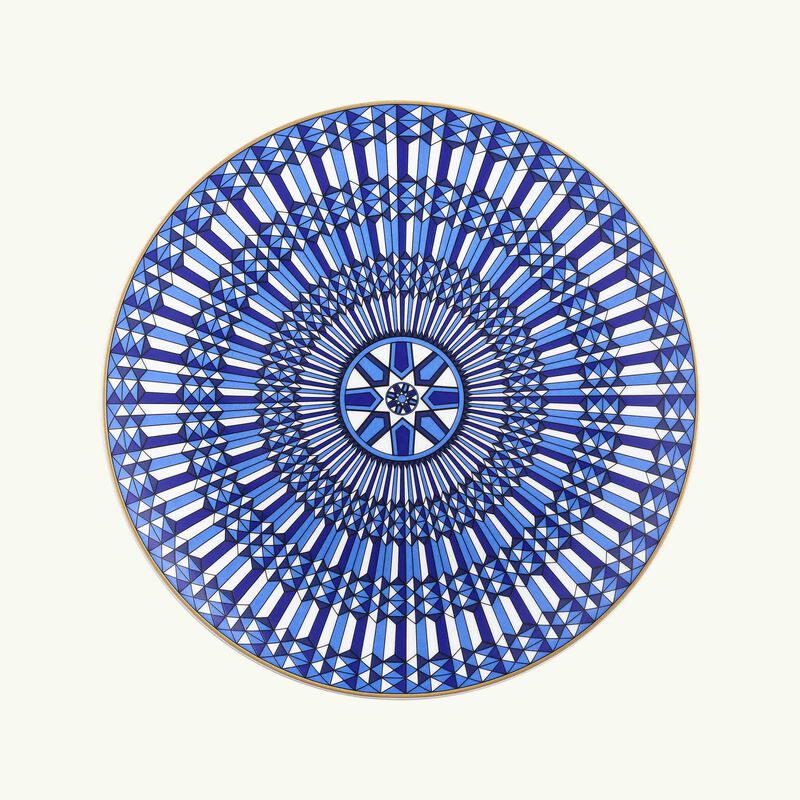 Arcadia Show Plate Round Blue 31cm baccarat arcadia show plate round blue 31cm