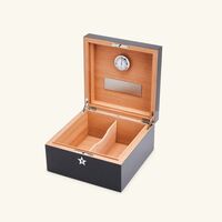 إيلي بلو صندوق حفظ السيجار نيو ميدال باللون الأسود  إصدار محدود