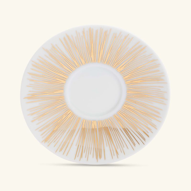 صلصال طقم تمرة بالتعاون مع رزان العزوني لونا المؤلف من فنجانين للقهوة مع صحنيهما باللون الذهبي