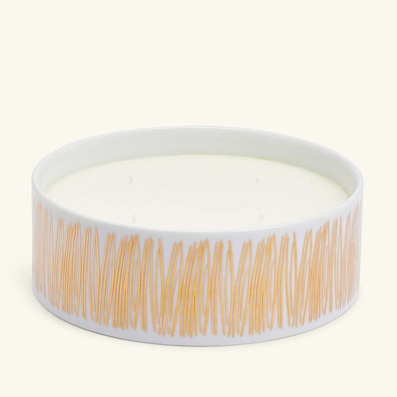 شمعة تمرة بالتعاون مع رزان العزوني برائحة العود والورد 1000 غ صلصال شمعة تمرة بالتعاون مع رزان العزوني برائحة العود والورد 1000 غ