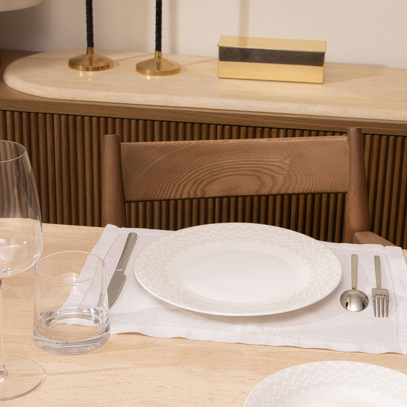 ميسوني هوم طبق عشاء زيج زاج دائري أبيض 27 سم من قطعتين