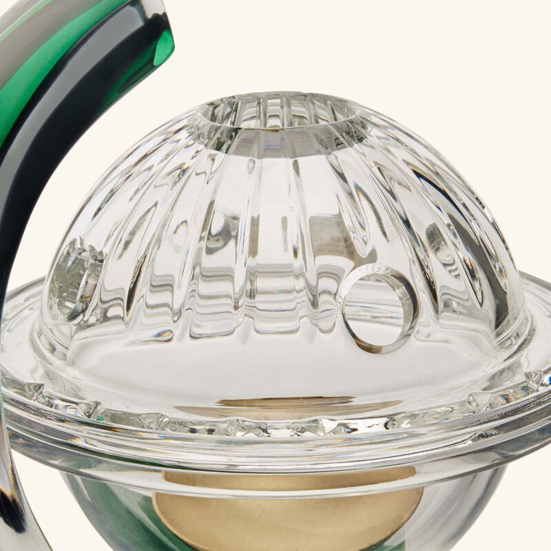 ماريو تشيوني مبخرة اليوم الوطني السعودي باللون الأخضر