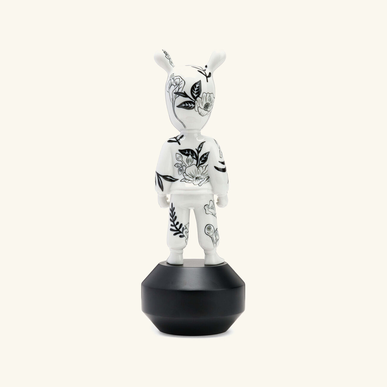 lladro the guest by henn kim figurine small white