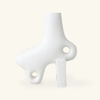 مزهرية بارادوكس متوسطة بيضاء جوناثان أدلر مزهرية بارادوكس متوسطة بيضاء