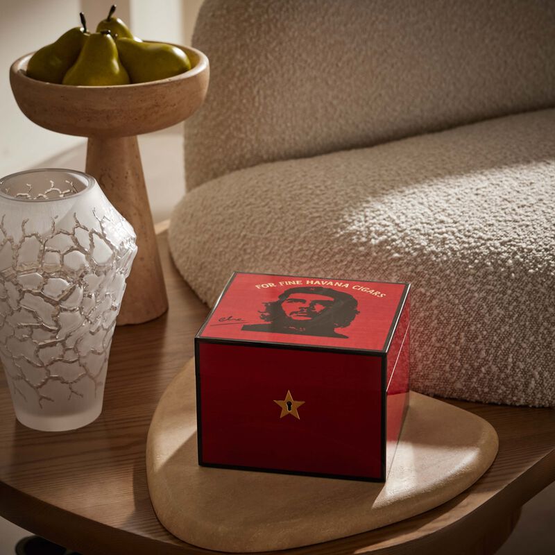 صندوق حفظ السيجار تشي باللون الأحمر إيلي بلو صندوق حفظ السيجار تشي باللون الأحمر