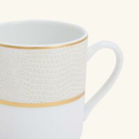 فنجان الشاي سوفاج بلان مع صحنه باللون الذهبي برناردو فنجان الشاي سوفاج بلان مع صحنه باللون الذهبي