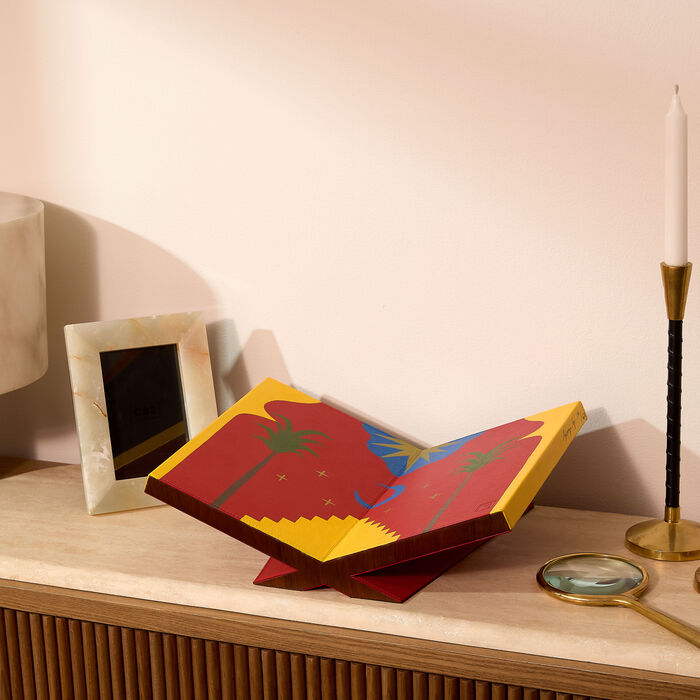assouline culture classic bookstand red