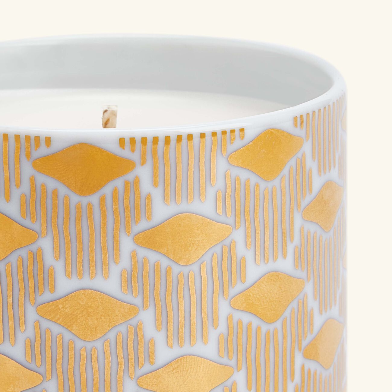 Tamrah by Razan Alazzouni Rose Oud Candle 150g silsal tamrah by razan alazzouni rose oud candle 150g