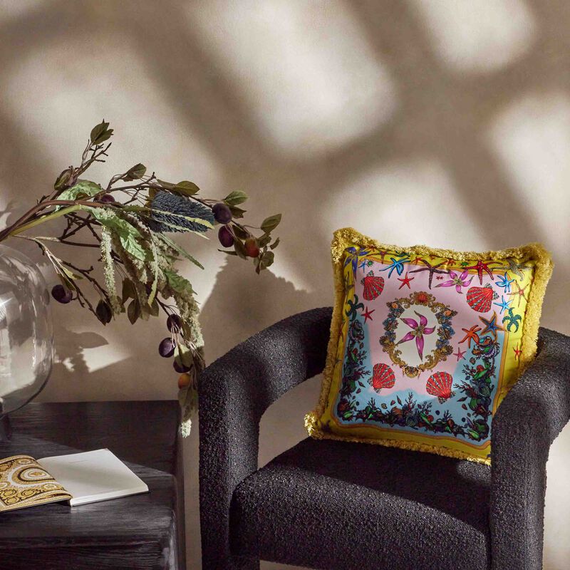 فيرساتشي وسادة تريزور دو لا مير