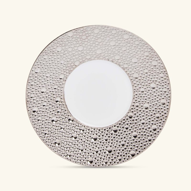 فنجان الشاي إكيوم بلاتين مع صحنه أبيض برناردو فنجان الشاي إكيوم بلاتين مع صحنه أبيض