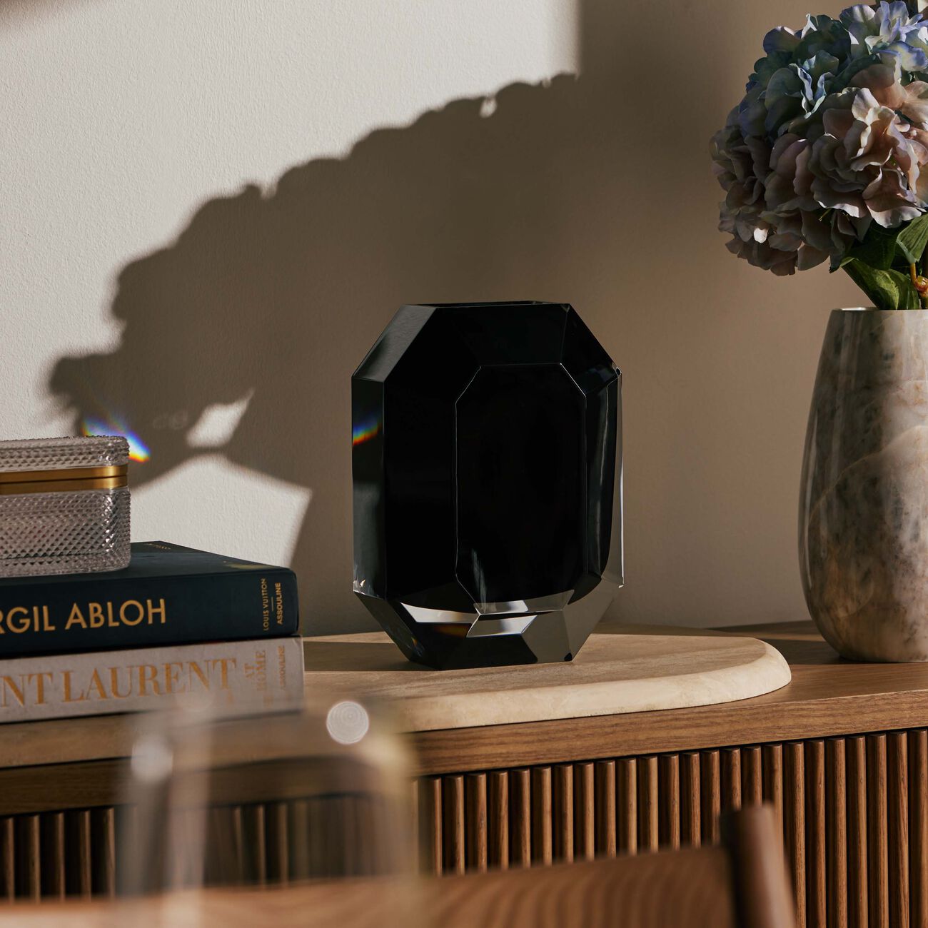 baccarat octogone vase small black