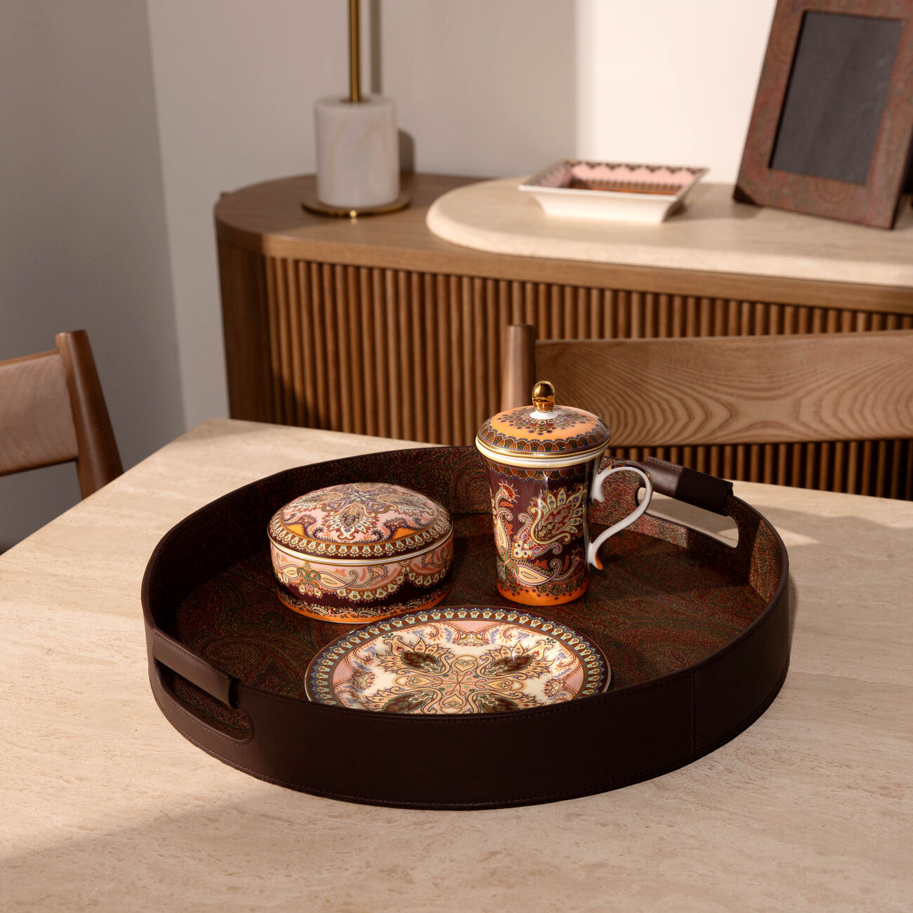 إيترو صينية أرنيكا المستديرة للتقديم باللون البني 43 سم