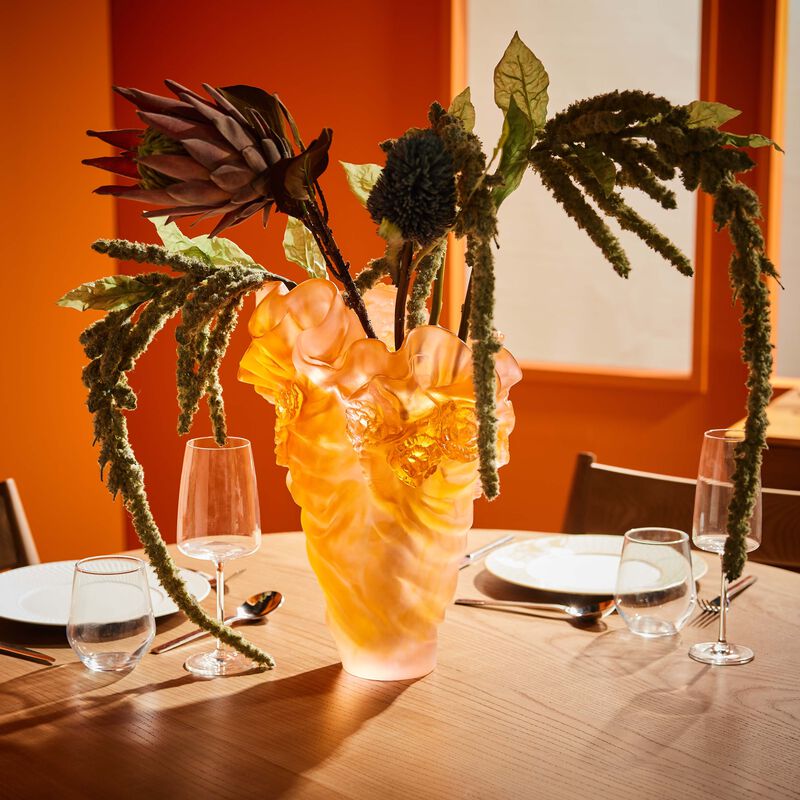 مزهرية روز رويال كبيرة برتقالية بإصدار محدود دوم مزهرية روز رويال كبيرة برتقالية بإصدار محدود